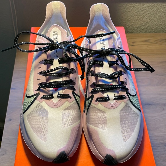 Nike Shoes - WMNS NIKE ZOOM GRAVITY